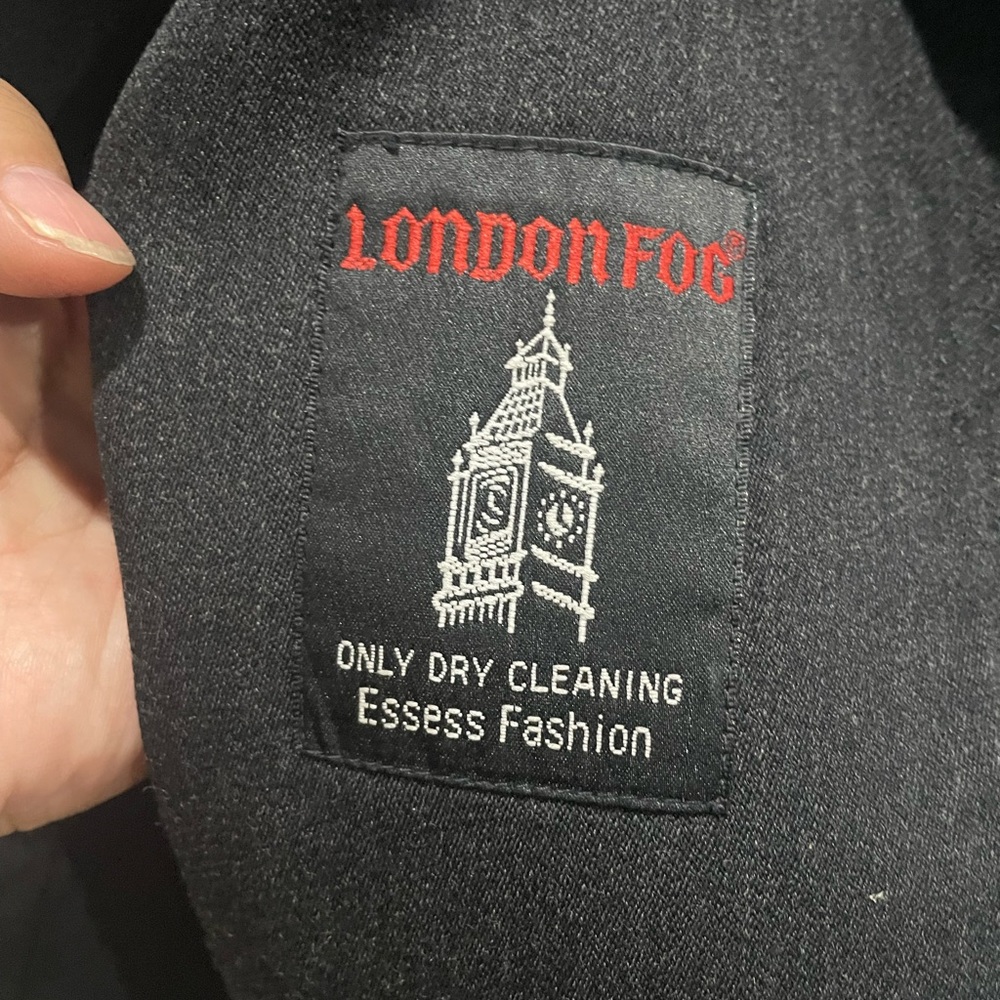 London Fog long over coat. Size large. Used. Condition 9/10 - Picture 7 of 8